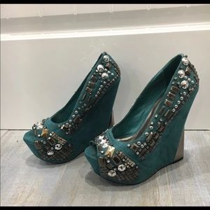 WILD PAIR HEELS